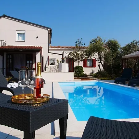 Grace Felice Villa Fažana